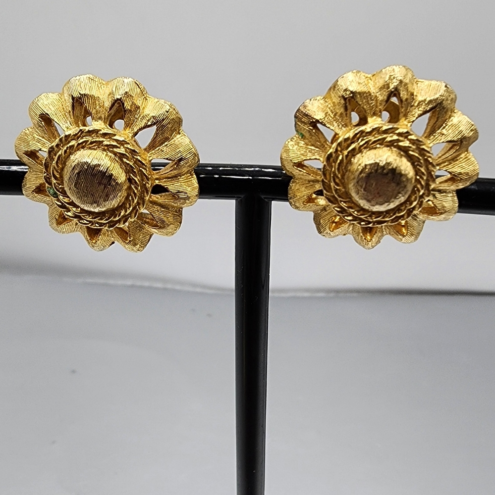 Kramer Gold Tone Flower Desin Clip-on Earrings